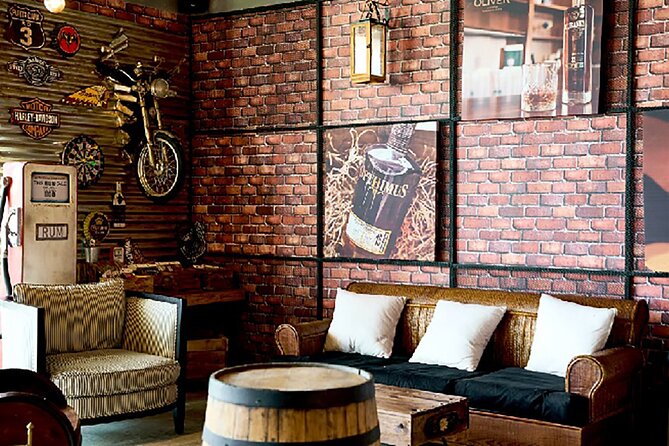 100% Caribbean Rum Tasting in Punta Cana. - Inside the Oliver Lab room: pacing, glassware, and the “compare” focus