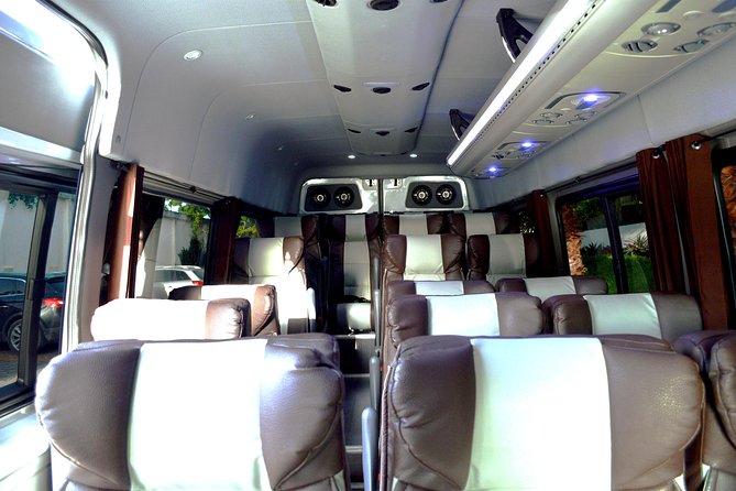 Arrival Luxury Transportation: Punta Cana International Airport to Hotels (1-5) - The main caution from the feedback I saw