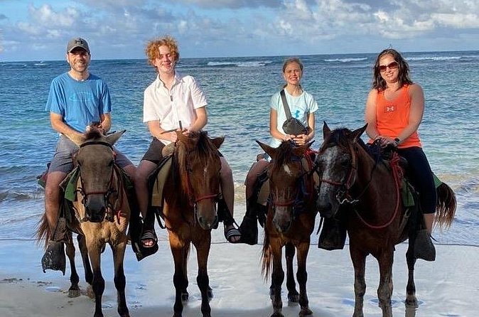 Beach Sunset Horseback Ride in Punta Cana - Group size (up to 18) and the reality of mixed bookings