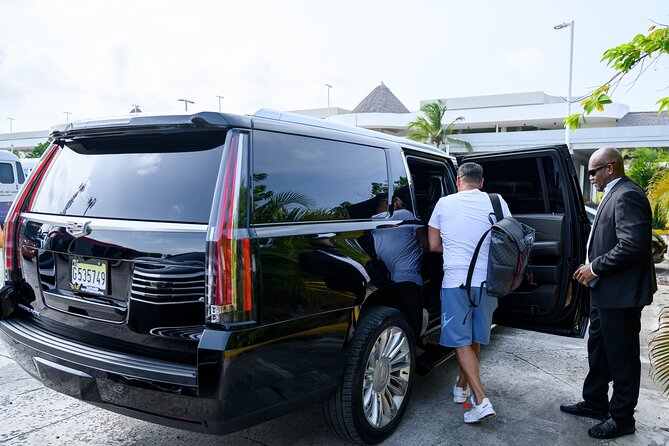 Cadillac Escalade Platinum, Punta Cana airport to Bavero & punta Cana - Meet your driver at Punta Cana: the handoff that matters