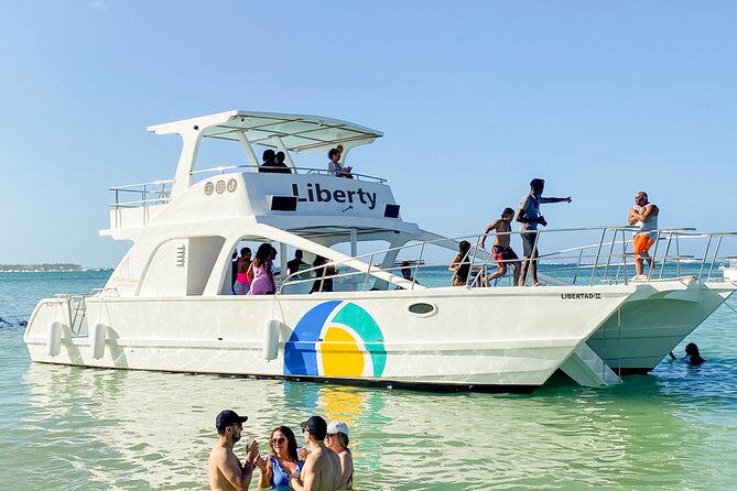Catamaran Private Group Tour - Coastline Cruising and the Welcome Brindis Moment
