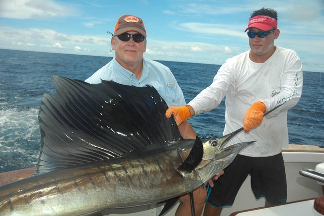 Deep Sea Fishing Tour - The open bar and onboard breaks (yes, between casts)
