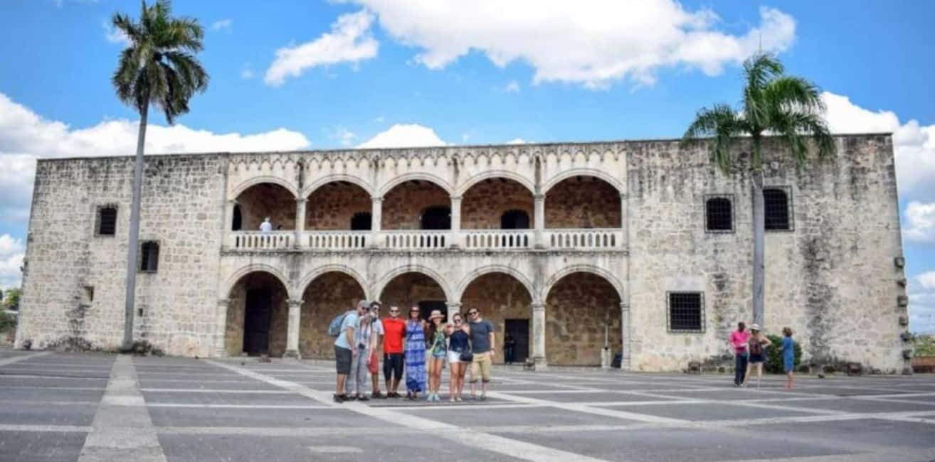 Discover Santo Domingo: A Day Trip from Punta Cana - Los Tres Ojos Grotto: Freshwater Lakes Under Stone