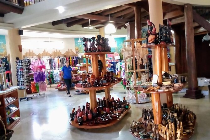Don Lucas Cigar Factory, Rum tasting, Cocoa factory, Souvenirs - What this tour actually feels like: a “factory strip” with quick decisions