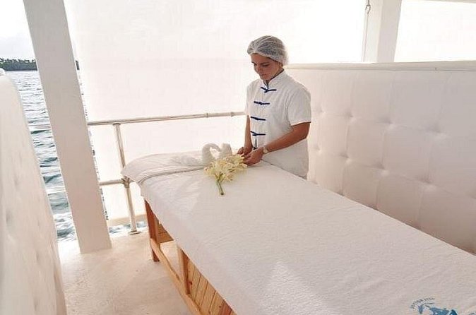 Dr. Fish Ocean Spa including Lunch - Floating Mattress and Lounge Time: The Part That Feels Like Real Vacation