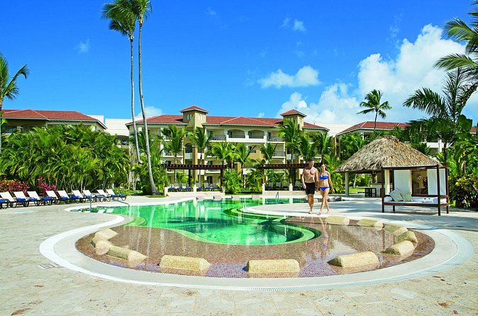 Dreams Royal Beach - Round Trip Shuttle - Punta Cana Airport - Private group comfort: ideal for up to 6 people