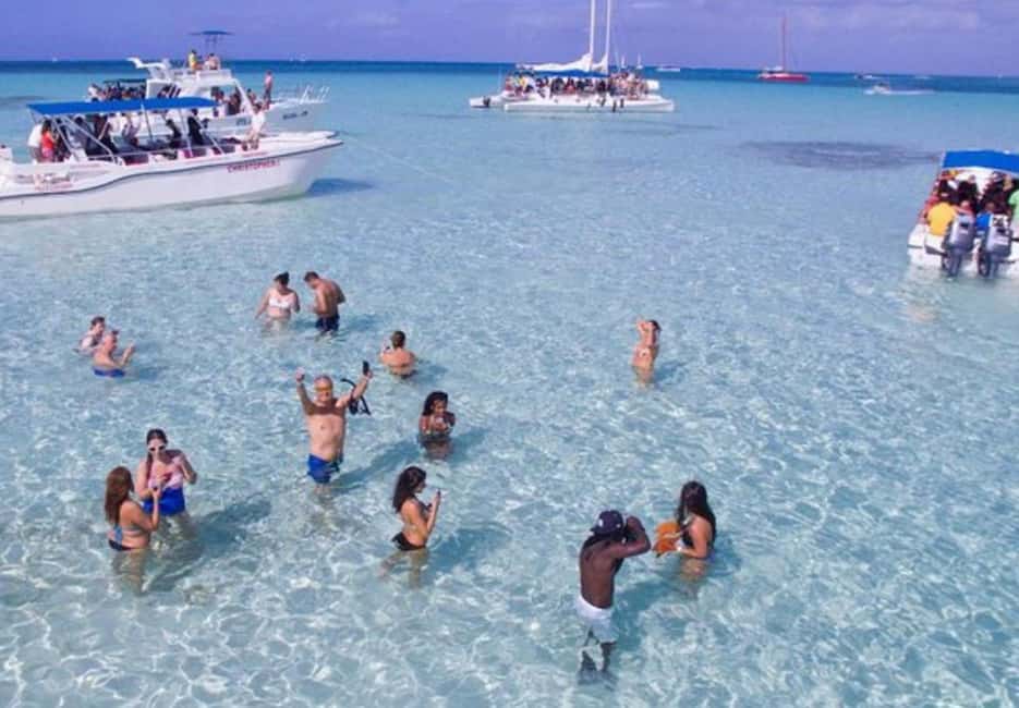 From Punta Cana: Saona Island Boat Trip with Buffet - The natural pool stop: starfish, calm water, and an aperitif in the sea