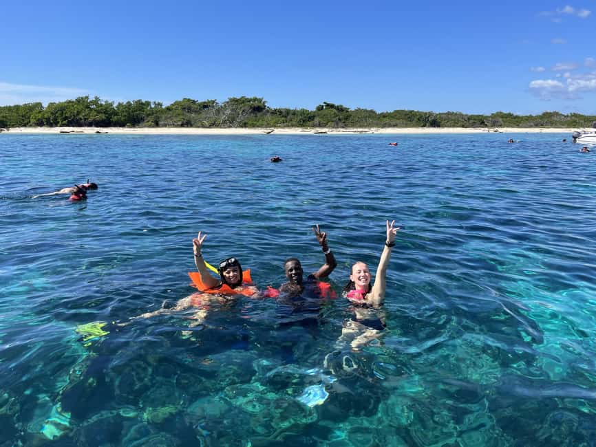 From Punta Cana: Small Group Catalina Island Snorkeling Tour - A 45-Foot Boat for Max 30: Comfort and Control on the Water