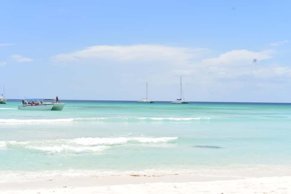 From Santo Domingo - Punta Cana: SAONA ISLAND Food & Drinks - Speedboat to Saona: quick, bouncy, and worth it