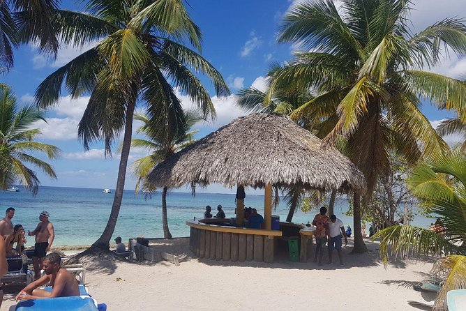 Full day Caribbean Catalina Island with snorkeling - Timing, return, and the optional souvenir shop stop