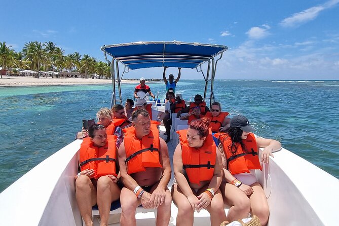 Full Day Island Tour in Isla Saona from Punta Cana - First stop: the natural pool with starfish (45 minutes)