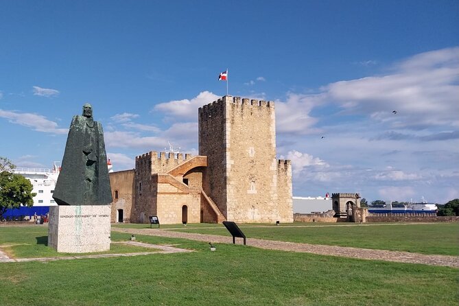 Full Day Santo Domingo Tour - Malecón to Faro a Colón: sea views and a Columbus landmark