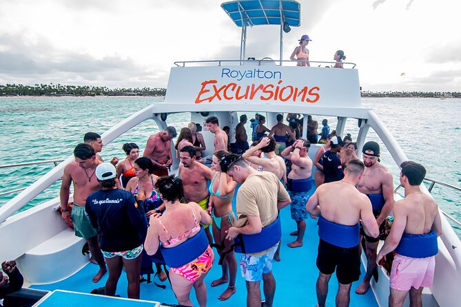 Full day tour. Buggy, lunch and Catamaran Adventure - Snorkeling the coral reef: gear included, so focus on comfort