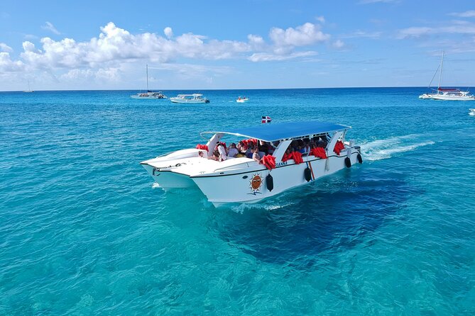 Full-Day Tour to Saona Island Sailing with Lunch and Beverages - Palmilla Natural Swimming Pool and Sand Bank: Quick Swim Energy, Real Ocean Views