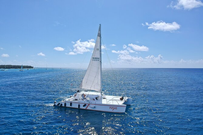 Full-Day Tour to Saona Island Sailing with Lunch and Beverages - Playa Bayahibe: The Port Stop Where the Day Turns Into a Boat Trip