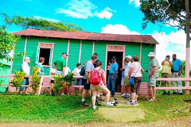 Half-Day Tour: Dominican Discovery Of a Culture - La Basílica de la Altagracia: Architecture You Can Actually Hear