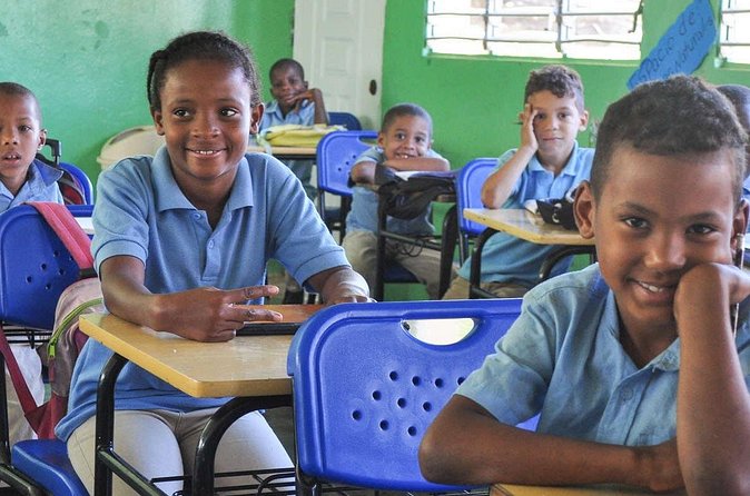Half-Day Tour: Dominican Discovery Of a Culture - The Souvenir Shop Stop: How to Buy Without Getting Stung