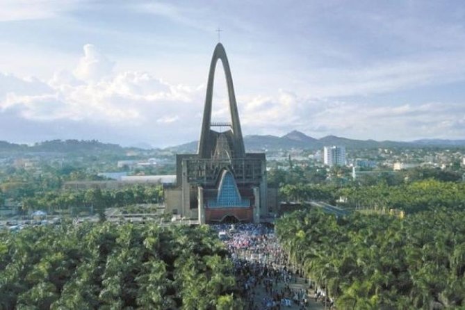 Higuey City Tour - A Cultural Experience From Punta Cana - Parroquia de San Dionisio: The Panoramic View and the Virgin of Altagracia Connection