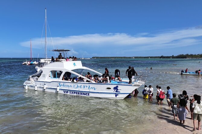 Hip Hop adult only Party Boat with Unlimited drinks and Sandbar - Unlimited open bar: what’s included and what to plan for