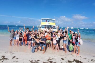 Hip Hop solo para adultos PartyBoat con Bebidas ilimitadas y Bar - The Snorkeling Reality Check in Punta Cana