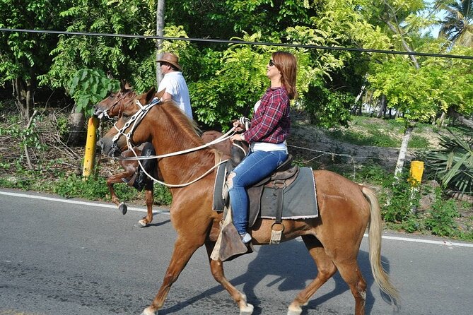Horse Riding Experience through El Limon Beach - No food served: how to plan your hunger and energy