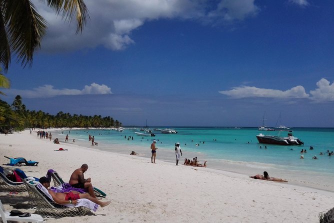 Isla Saona El Paraiso del Caribe - Speedboat to Isla Saona and the Natural Pool Stop