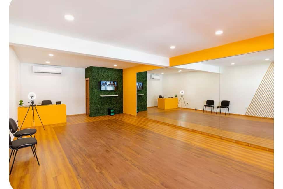 Learn to dance Bachata like a pro in Punta Cana - Finding BAILA Dance Studio (Local #206) in La Altagracia