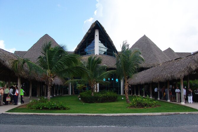 Lopesan Costa Bávaro-Punta Cana Airport Transfer - Finding Your Driver Fast: Nameboard + Real-World Airport Help