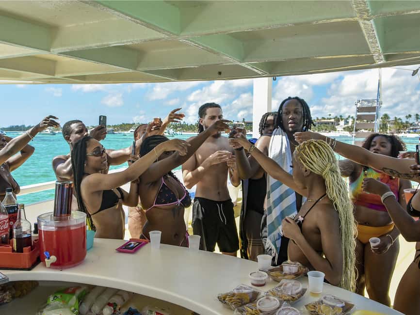 Luxury on the Water: Exclusive Catamaran Tours in Punta Cana - The Natural Ocean Pool with Floating Bar: Why This Stop Feels Special