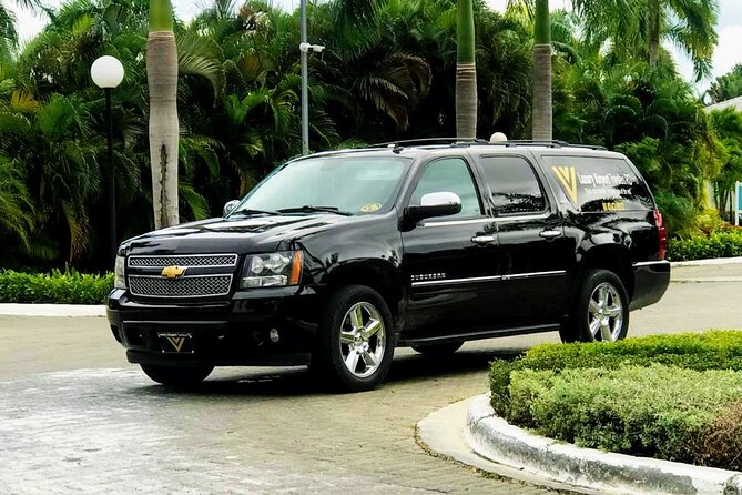 Luxury Suburban Airport Transfer – Premium Service in Punta Cana - The Comfort Package: Wi‑Fi, Water, Climate Control, and the Pace of a Safe Ride