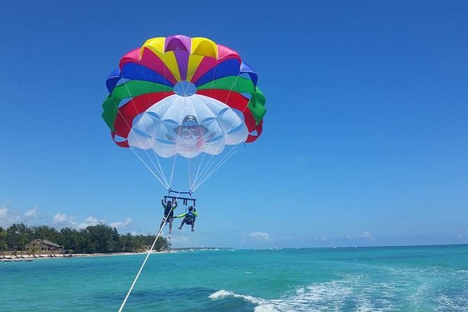 Parasailing Adventure in Bavaro Beach, Punta Cana - Group tour logistics: max 30 travelers, mobile ticket, and staying organized