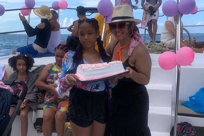 Party Boat and Snorkeling Family-friendly Semi-Private - Food and drinks on board: nachos, fresh burgers, rum, and Mamajuana