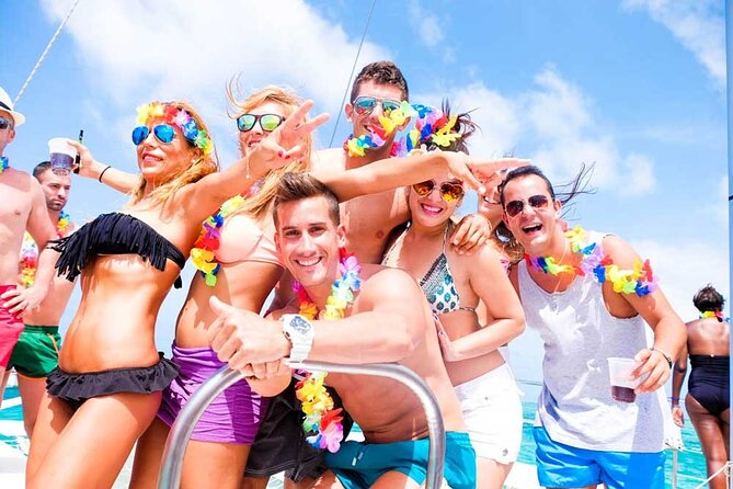 Party boat in Catamaran with Open Bar Only Adults + Snorkeling - Key things to know before you go