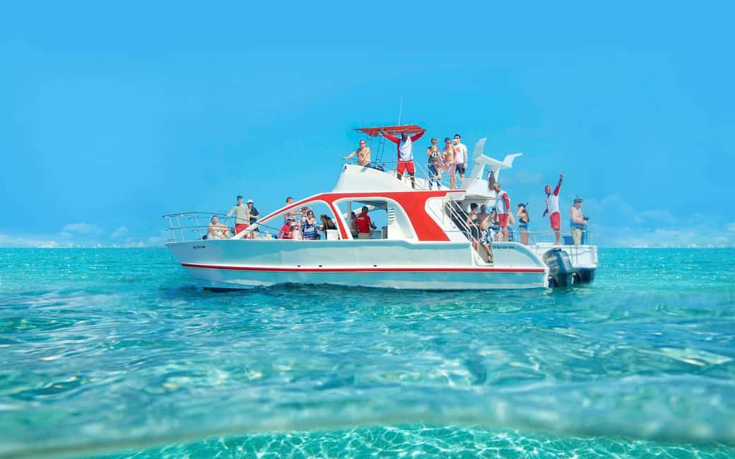 Party Boat in Punta Cana/Free Drinks and transportation inc - A 3.5-Hour Party Cruise from Punta Cana to Bávaro