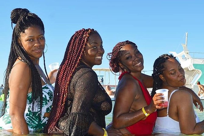 Private Adult Only Hip Hop Party Boat with Live DJ - The 12:00 pm start and your 3-hour cruise flow