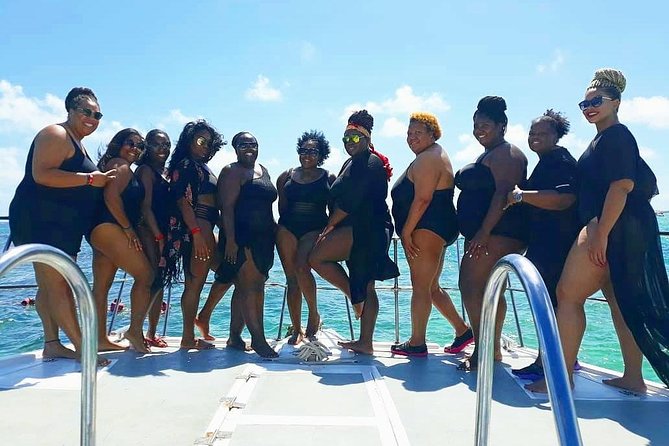 Private Adult Only Hip Hop Party Boat with Live DJ - Natural swimming pool stop: why it’s worth your time