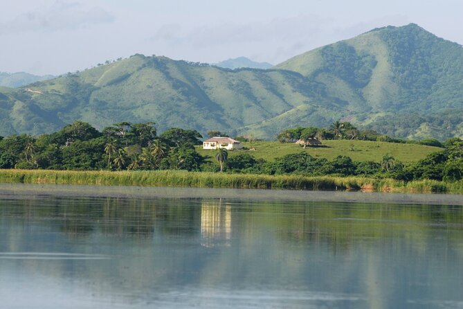 Private Boat Nature Tour of Limón Beach and Lagoon - Weather reality checks: what can affect your day on the water