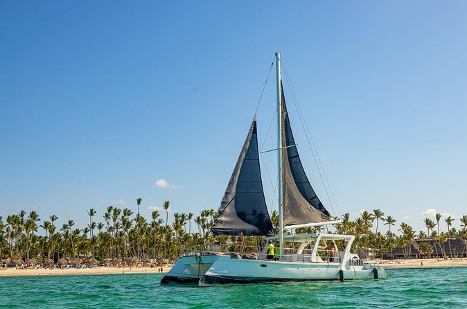 Private Catamaran + Private Parasailing - up to 20 passengers - Price and Headcount: Is $2,000 Worth It?