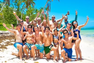 Private Catamaran wonderful Snorqueling slide & entartaiment team - The 3-hour route, step by step: Bavaro Beach to the sandbank
