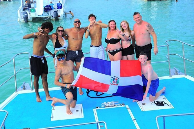 Private Cruise with BBQ - Slide And Open Bar - Natural Pool Stop: Clear Water, Easy Swimming, Great Photos
