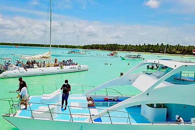 Private Exclusive Saona Island Tours - Open bar and dancing on the return cruise