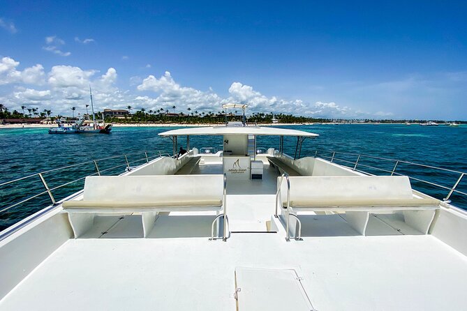 Private Family Boat at Punta Cana - The natural pool stop: calm water, easy photos, personal service