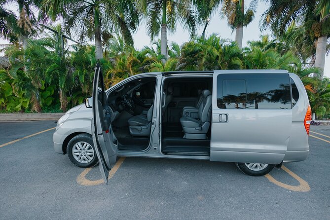 Private Punta Cana Airport Transfers from/to the Hotel 1 ó 2 way - One-Way or Round-Trip: Keeping the Convenience Consistent