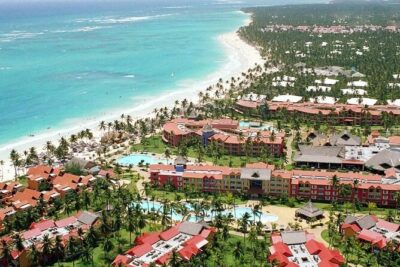 Private Transfer between Punta Cana Airport and Caribe Deluxe Princess - Meet-and-greet done right: Julio’s SMS and the name-sign pickup