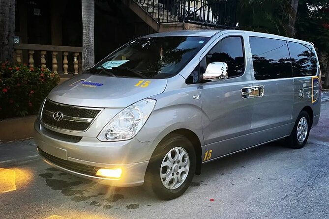 Private transfer between Punta Cana airport and Riu hotel - How Long It Takes and How to Plan Your Arrival