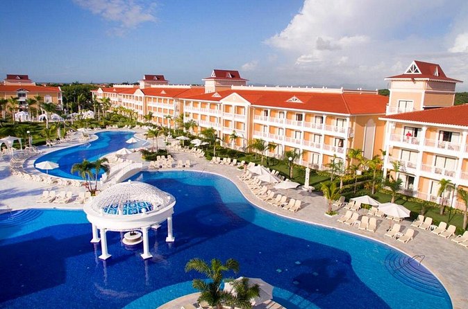 Private Transfer Punta Cana Airport to/from Bahia Principe Aquamarine - What You Can Expect from the People Behind the Wheel