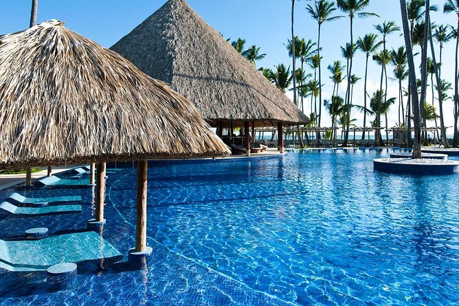 Private Transfer Punta Cana Airport to/from Barcelo Bavaro Beach - The 25-minute ride to Barcelo Bavaro Beach: what you should expect