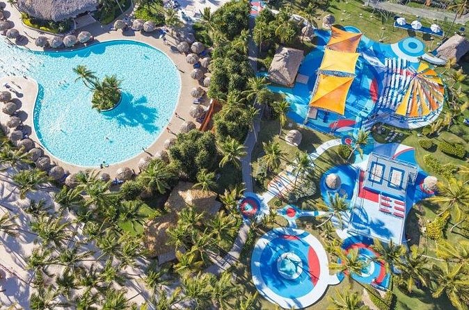 Private Transfer Punta Cana Airport to/from Club Med Punta Cana - The Ride Itself: Air-Conditioned Comfort for About 10 Minutes