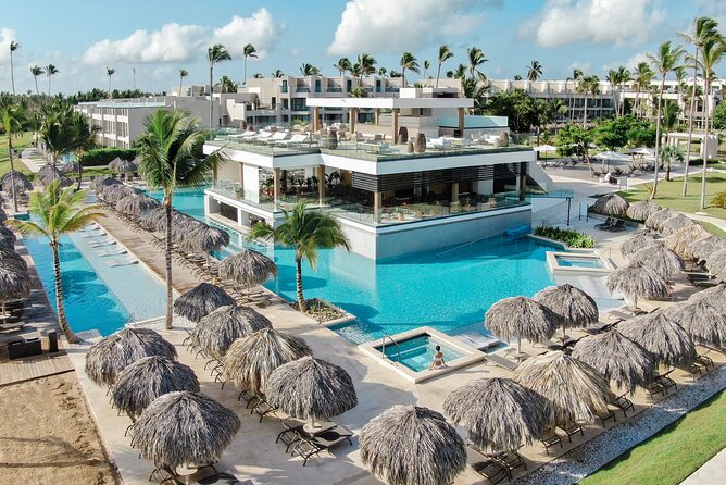 Private Transfer Punta Cana Airport to/from Excellence El Carmen - Meet and greet that cuts the airport confusion fast