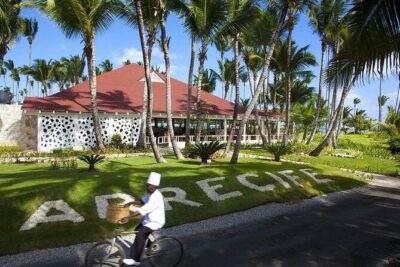 Private Transfer Punta Cana Airport to/from Grand Palladium Palace Punta Cana - SMS pickup directions from Julio the day before
